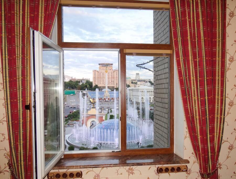 Apartment With View On Inpedendence Square Khreshchatyk Kiev Exterior foto