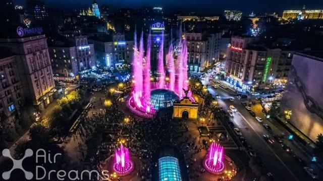 Apartment With View On Inpedendence Square Khreshchatyk Kiev Exterior foto